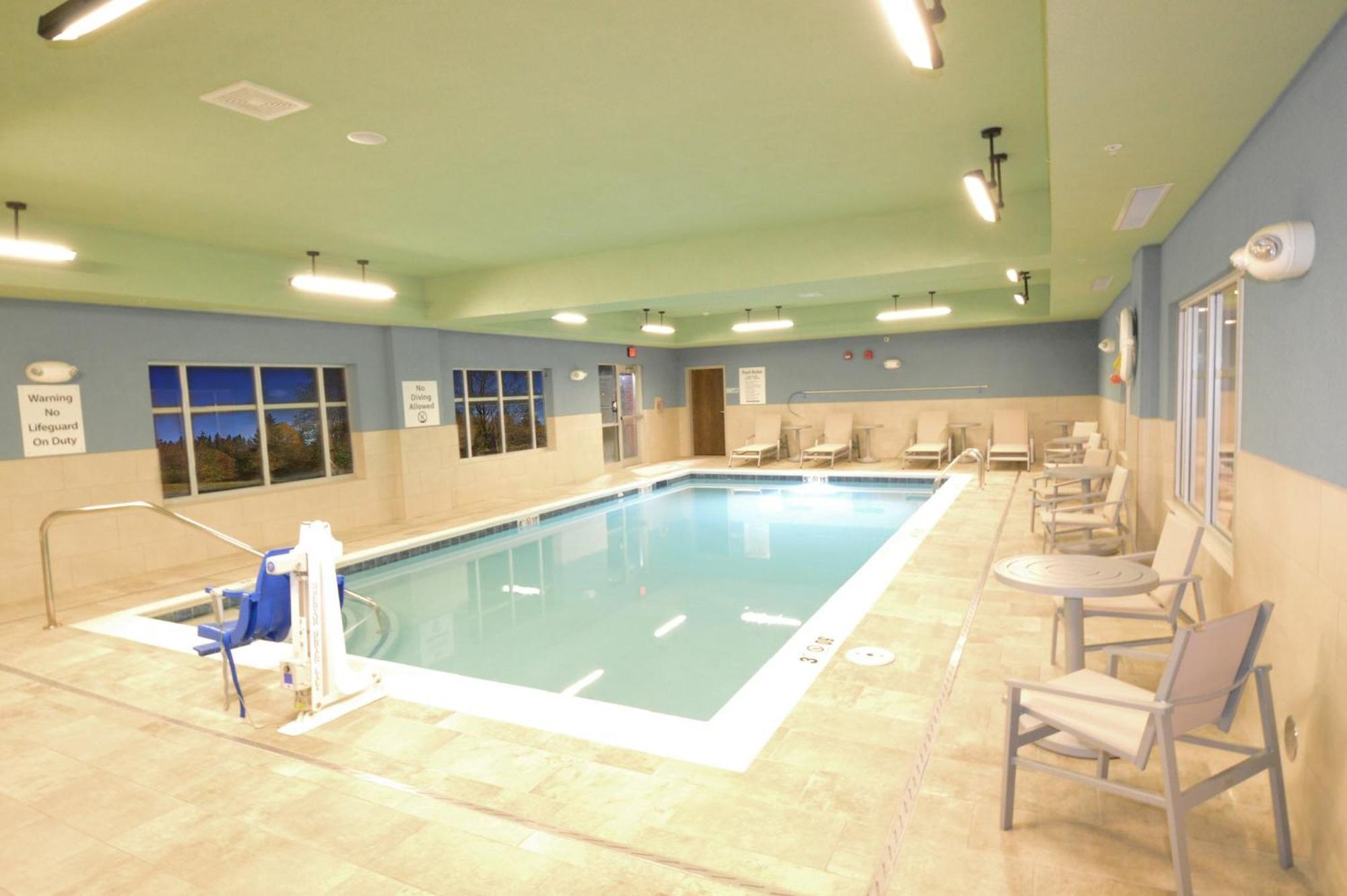 Holiday Inn Express & Suites Toledo West By Ihg Kültér fotó
