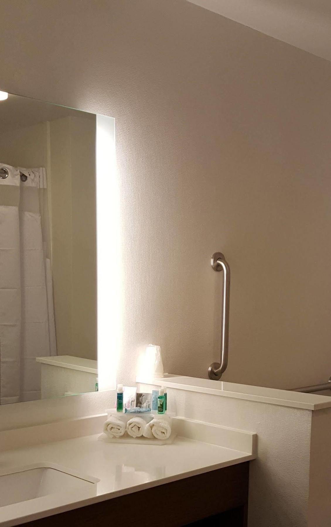 Holiday Inn Express & Suites Toledo West By Ihg Kültér fotó